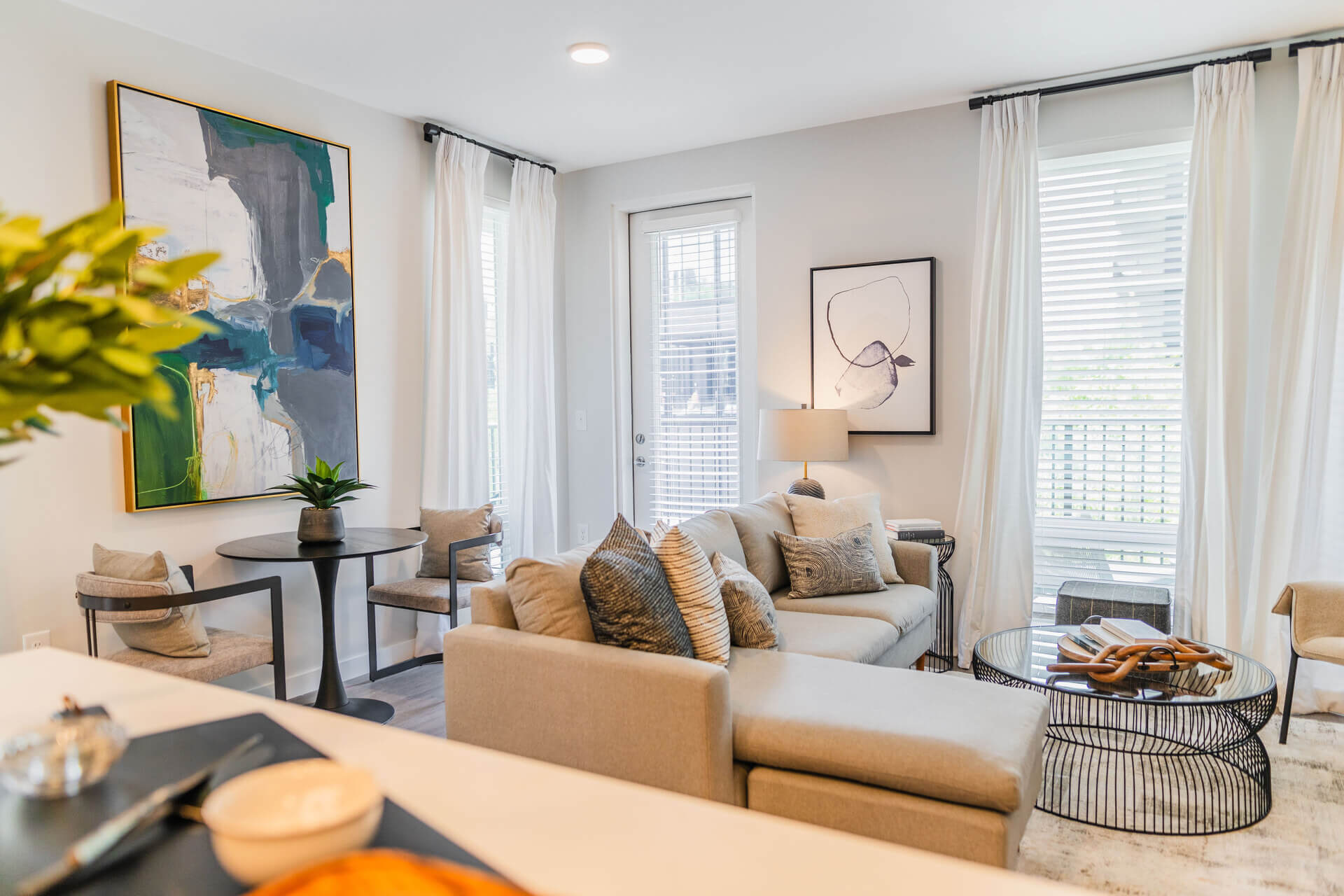 Spacious Dining And Living Area